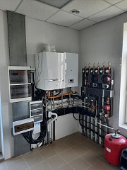 Частный дом с отдельным зданием и тепловым пунктом в Лен. области