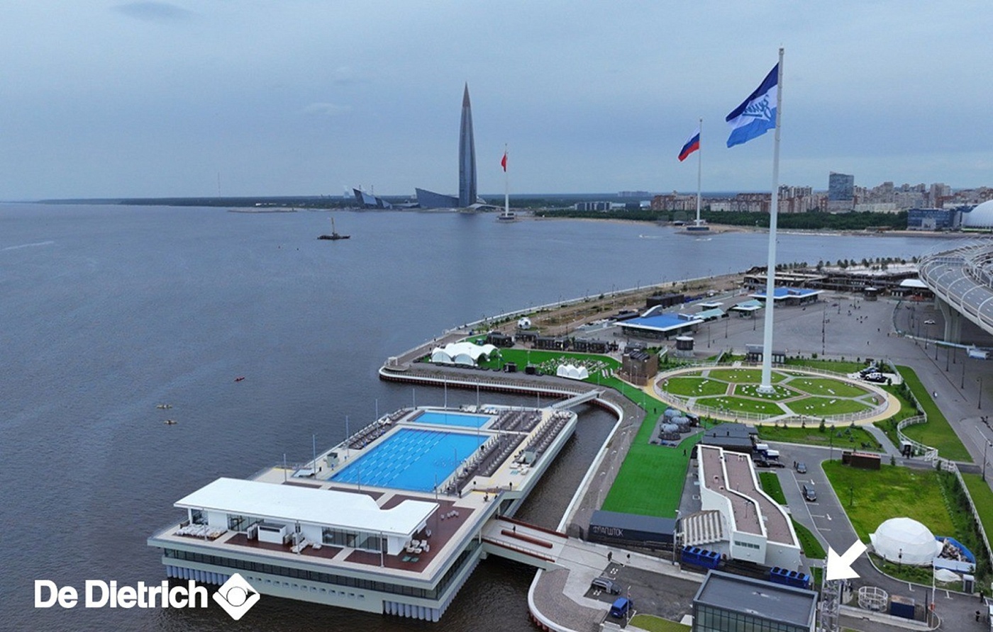 Открытый бассейн у ФЛАГШТОКА в Санкт-Петербурге