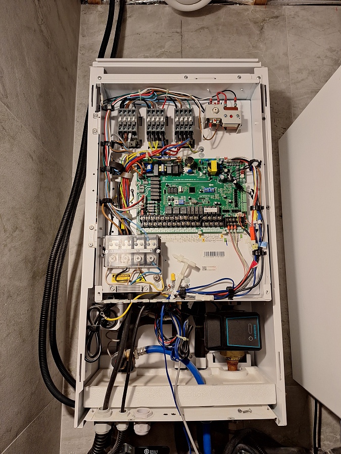 Котельная в частном доме (AMC 25 + Smart TC + тепловой насос)
