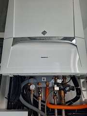 Частный дом с отдельным зданием и тепловым пунктом в Лен. области